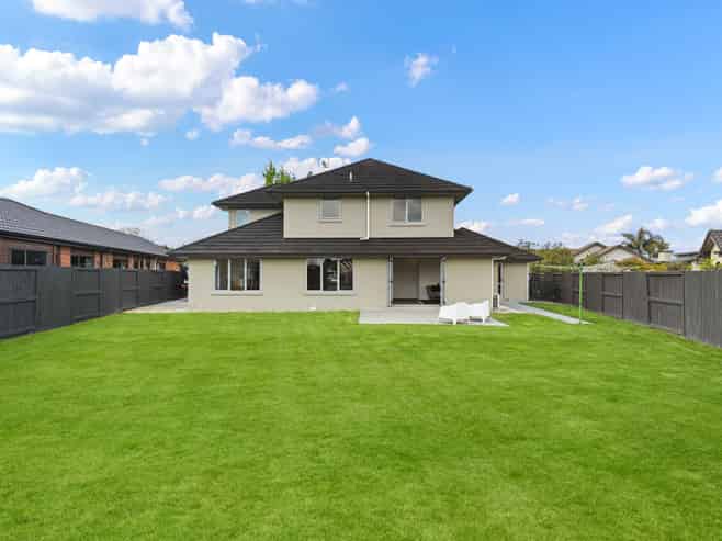 12 Darjon Drive, Huntington