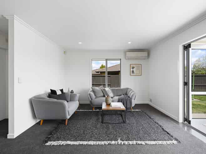 12 Darjon Drive, Huntington