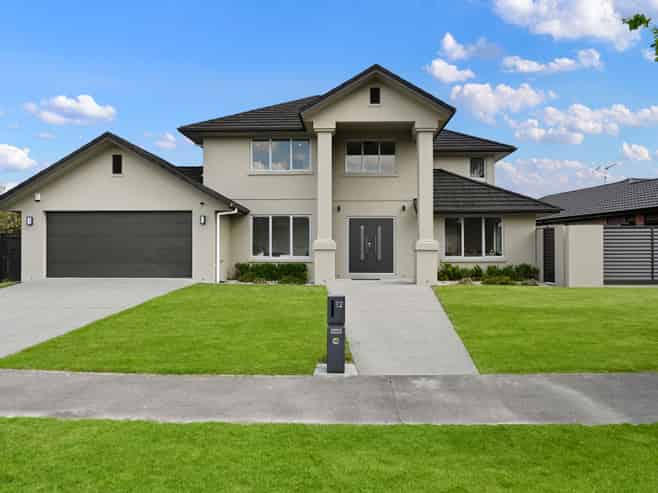 12 Darjon Drive, Huntington