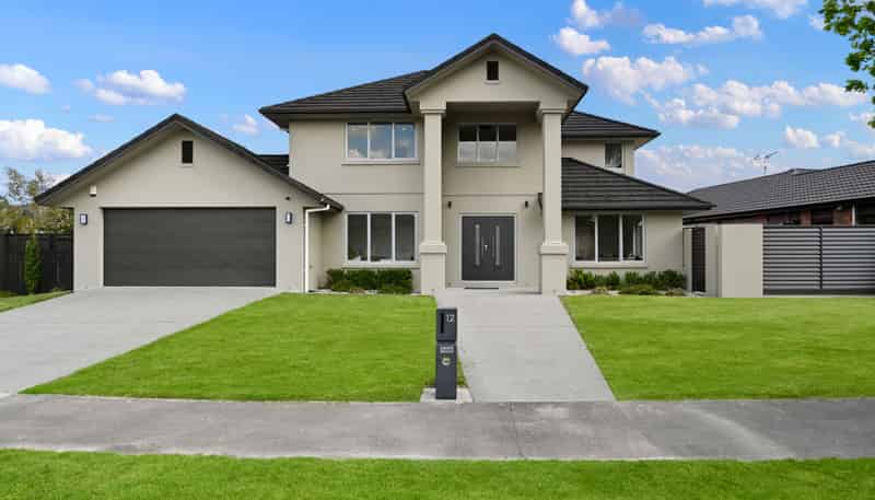 12 Darjon Drive, Huntington