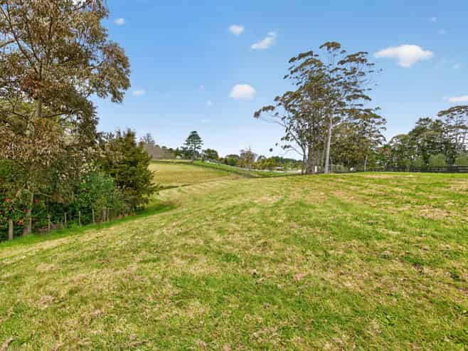 4 Daphne Harden Lane, Paremoremo