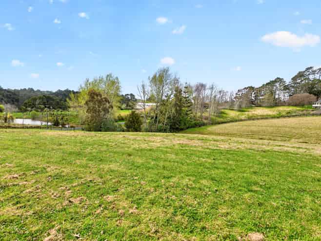 4 Daphne Harden Lane, Paremoremo