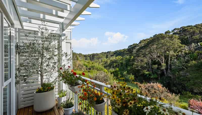 90 Eaves Bush Parade, Orewa