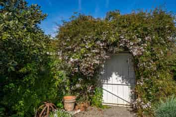 2 Higgins Road, BRIGHTWATER