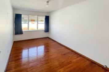 5/2 Bowling Avenue, Epsom