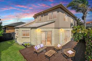 15B Tide Close, Panmure