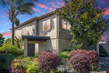 15B Tide Close, Panmure