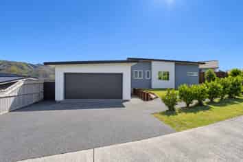 124 John Burke Drive, Aotea