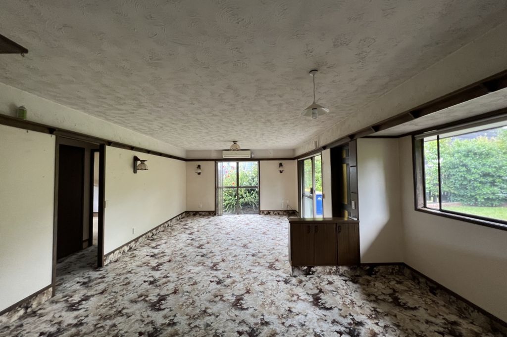 Close and Handy Takapuna 3