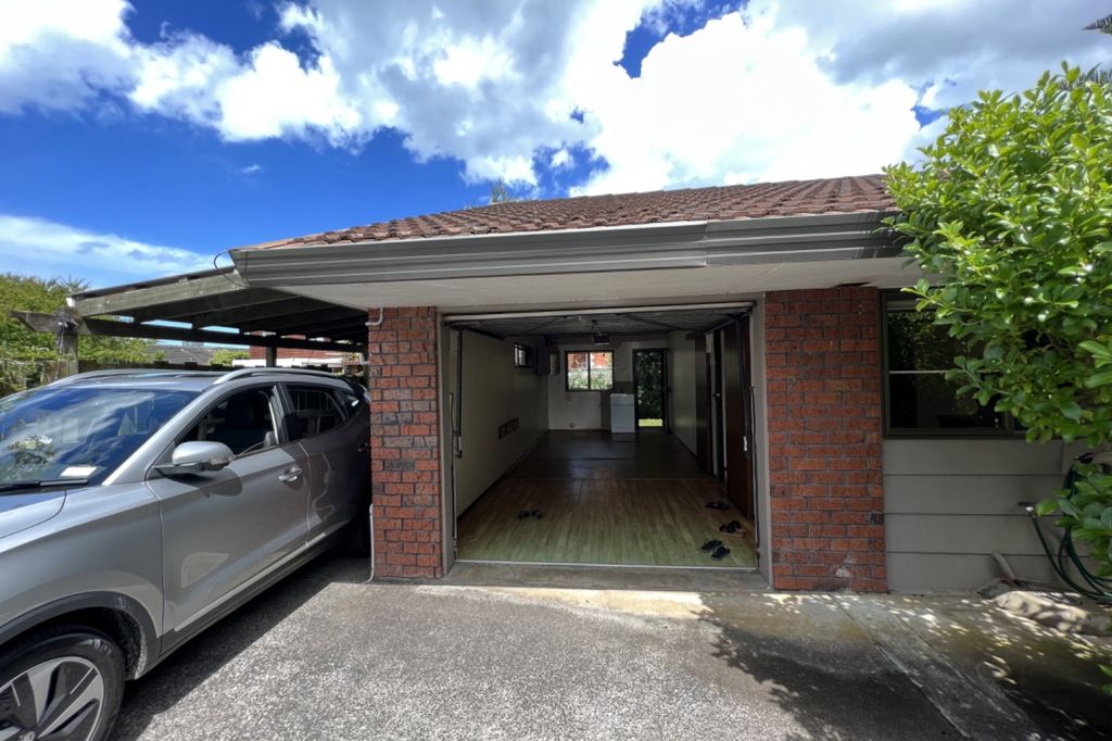 Close and Handy Takapuna 2