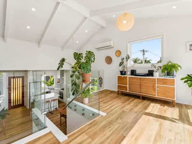 8a Exmouth Road, Northcote