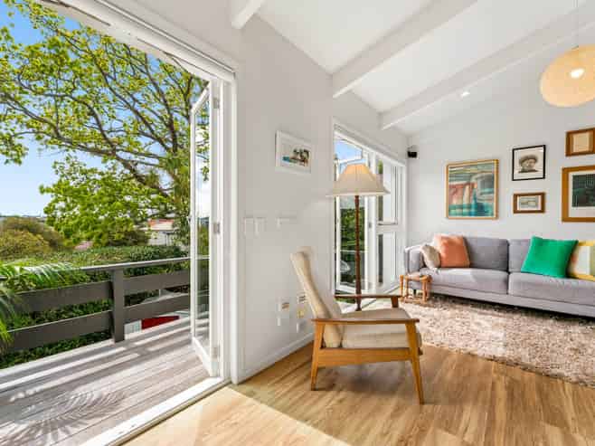 8a Exmouth Road, Northcote