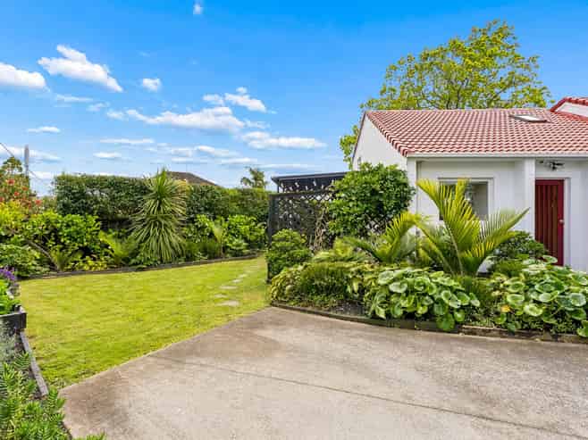 8a Exmouth Road, Northcote