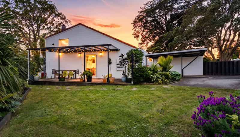 8a Exmouth Road, Northcote