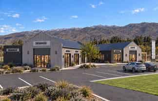 Brand new commercial complex - Cromwell
