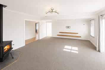 8 Pages Road, Allenton