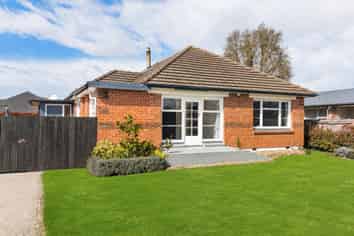 8 Pages Road, Allenton