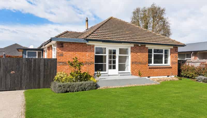 8 Pages Road, Allenton