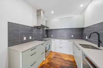 78 Pretoria Street (front unit), Belmont
