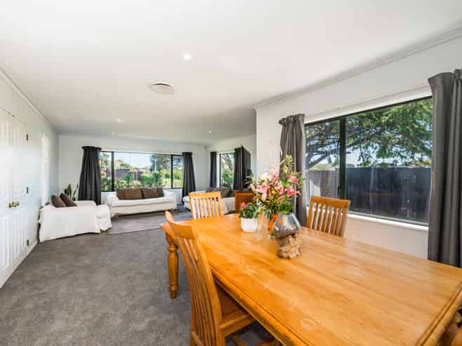 139 Guildford Drive, Paraparaumu Beach