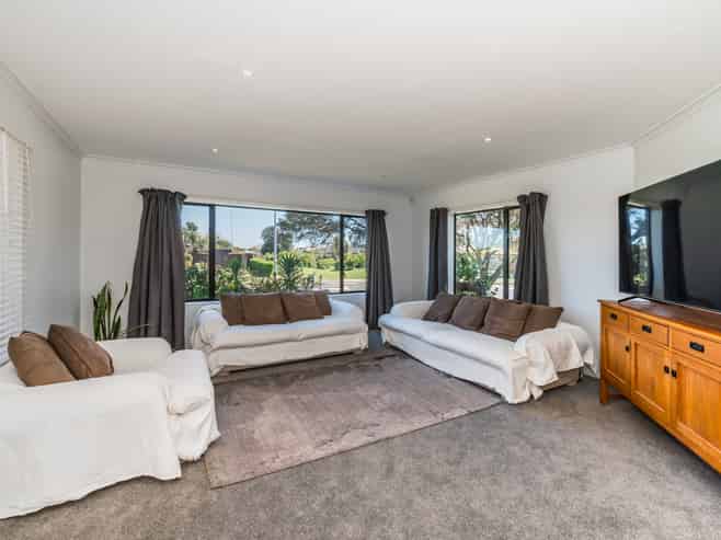 139 Guildford Drive, Paraparaumu Beach