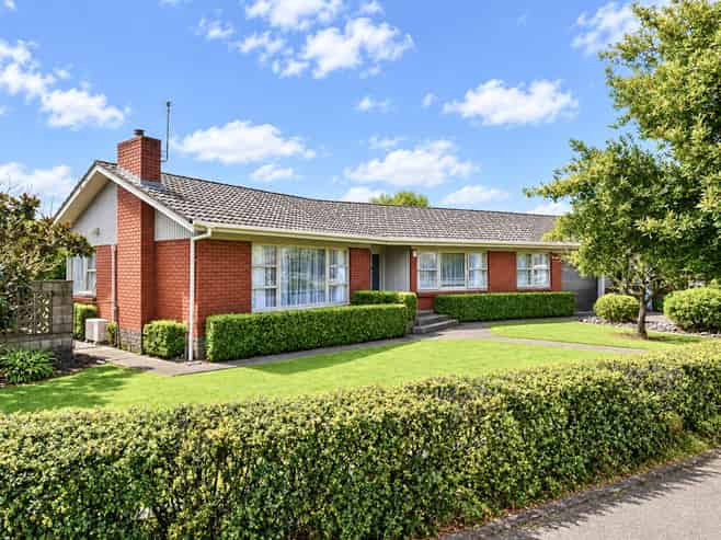 76 Sandwich Road, Saint Andrews