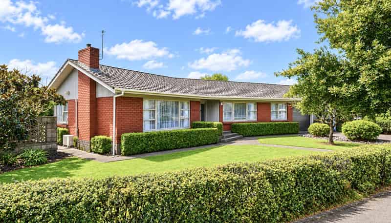 76 Sandwich Road, Saint Andrews