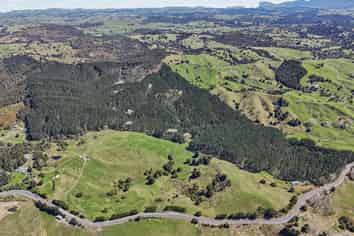 2458 Paparoa-Oakleigh Road, Maungaturoto