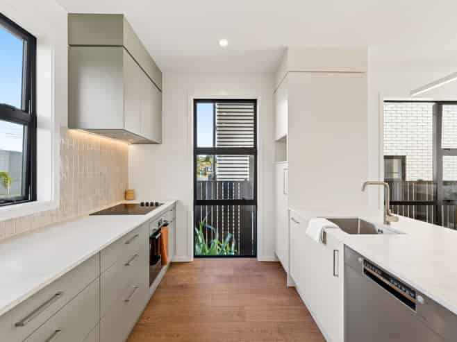 6/11A O'neills Road, Swanson