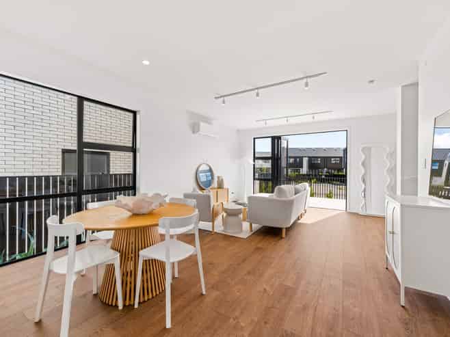 6/11A O'neills Road, Swanson