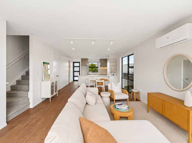6/11A O'neills Road, Swanson