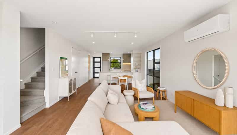 6/11A O'neills Road, Swanson