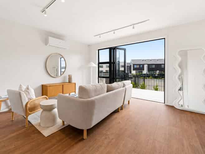 6/11A O'neills Road, Swanson