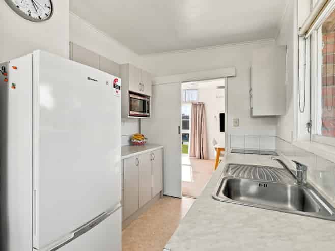 2/13 Napoleon Avenue, Milford