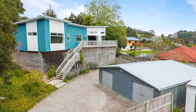 19 Stillwater Crescent, Stillwater