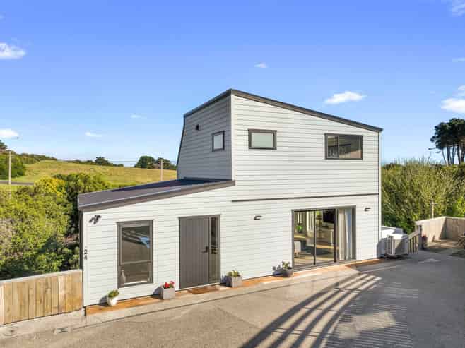 24 Norman Street, Tainui
