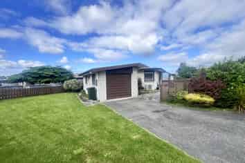 305 Pomona Street, Strathern