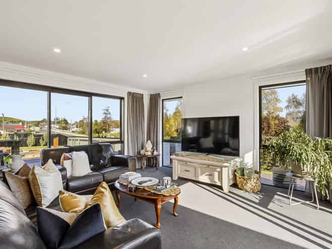 4 Chatham Street, Waihola