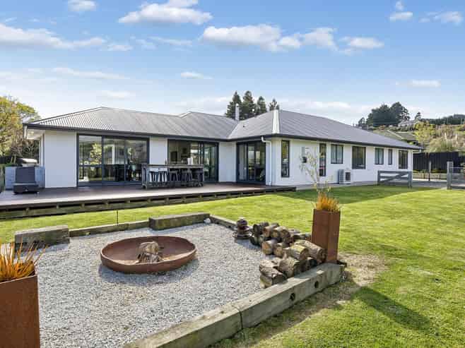 4 Chatham Street, Waihola