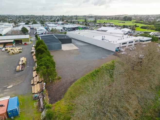 CBRE | Secure Hardstand Yard with SH1 Access