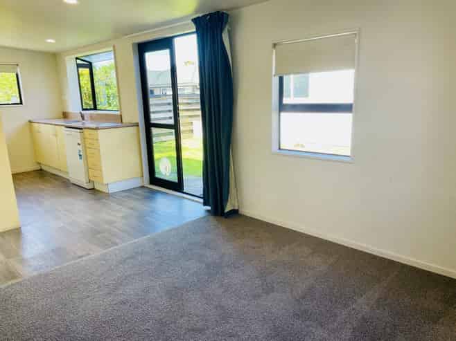 909 Nelson Street North, Mahora