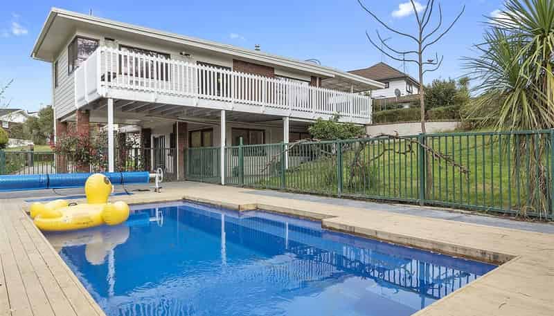 15  Perindale Drive , Chartwell