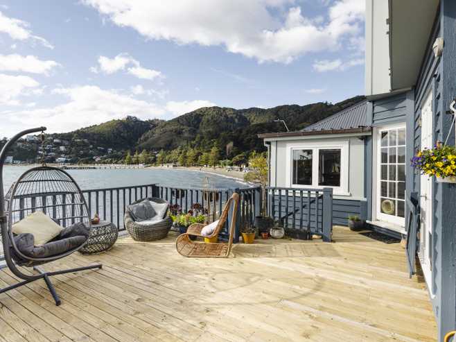 625 Marine Drive, Days Bay