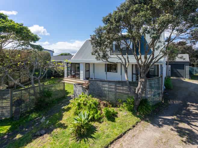 25 Tobys Way, Waikanae Beach