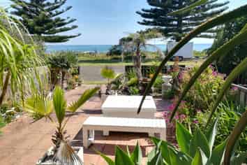 2/232 Ocean Road, Ohope
