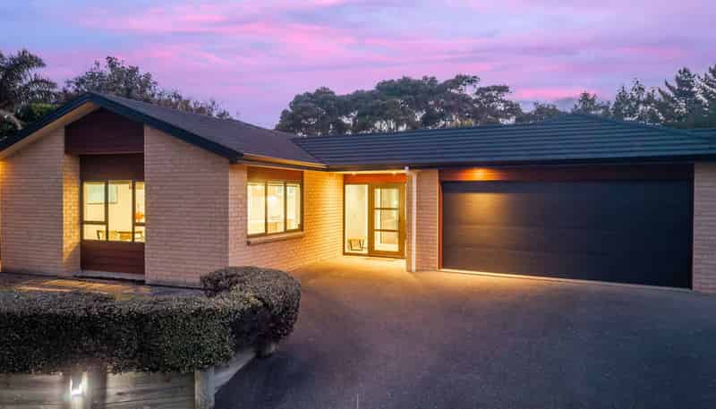 22 Fairway Oaks Drive, WAIKANAE BEACH