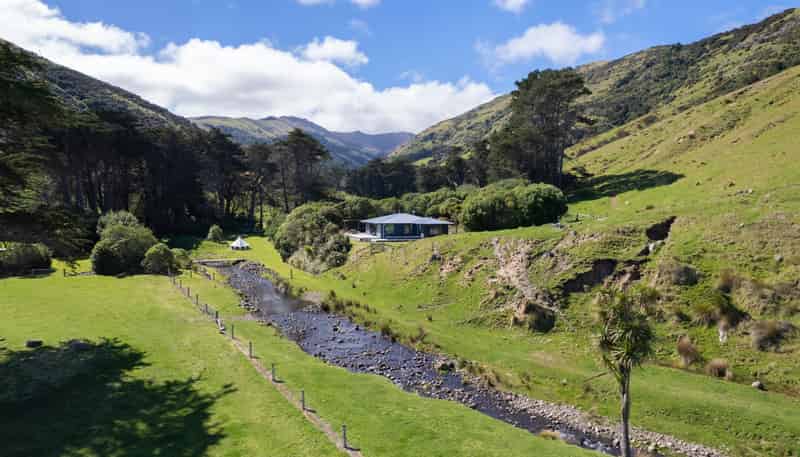 904 Te Oka Bay Road, Little River