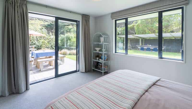 904 Te Oka Bay Road, Little River