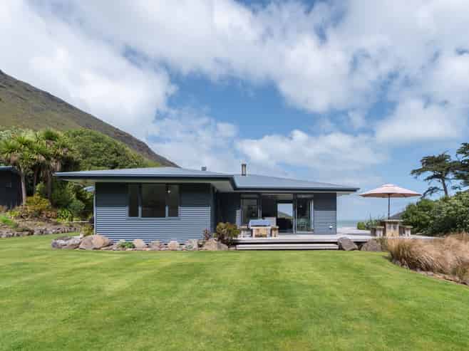 904 Te Oka Bay Road, Little River