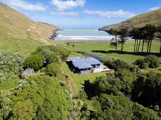904 Te Oka Bay Road, Little River